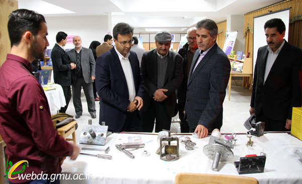 بازدید فرماندار گناباد از نمایشگاه دستاوردهای پژوهشی و فناوری سال 95