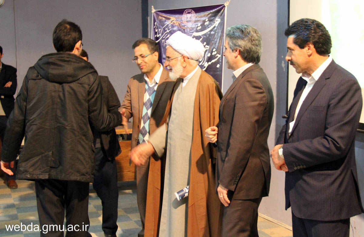 تجلیل از پژوهشگران نمونه سال پژوهشی 94-93