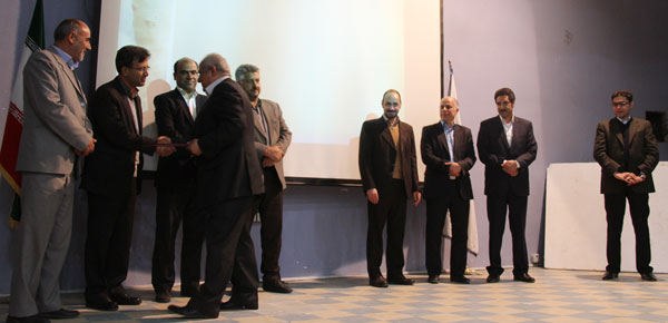 تجلیل از پژوهشگران برتر  دانشگاه در سال پژوهشی 93-92